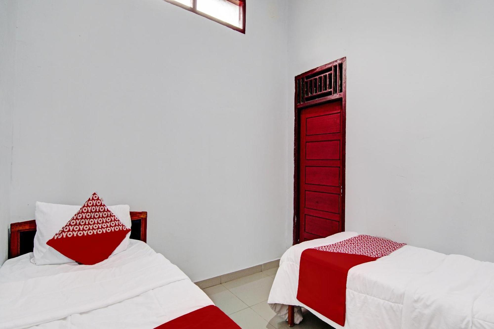 Oyo 92330 Hotel Rindu Sempadan Near Taman Wisata Rindu Sempadan プカンバル エクステリア 写真