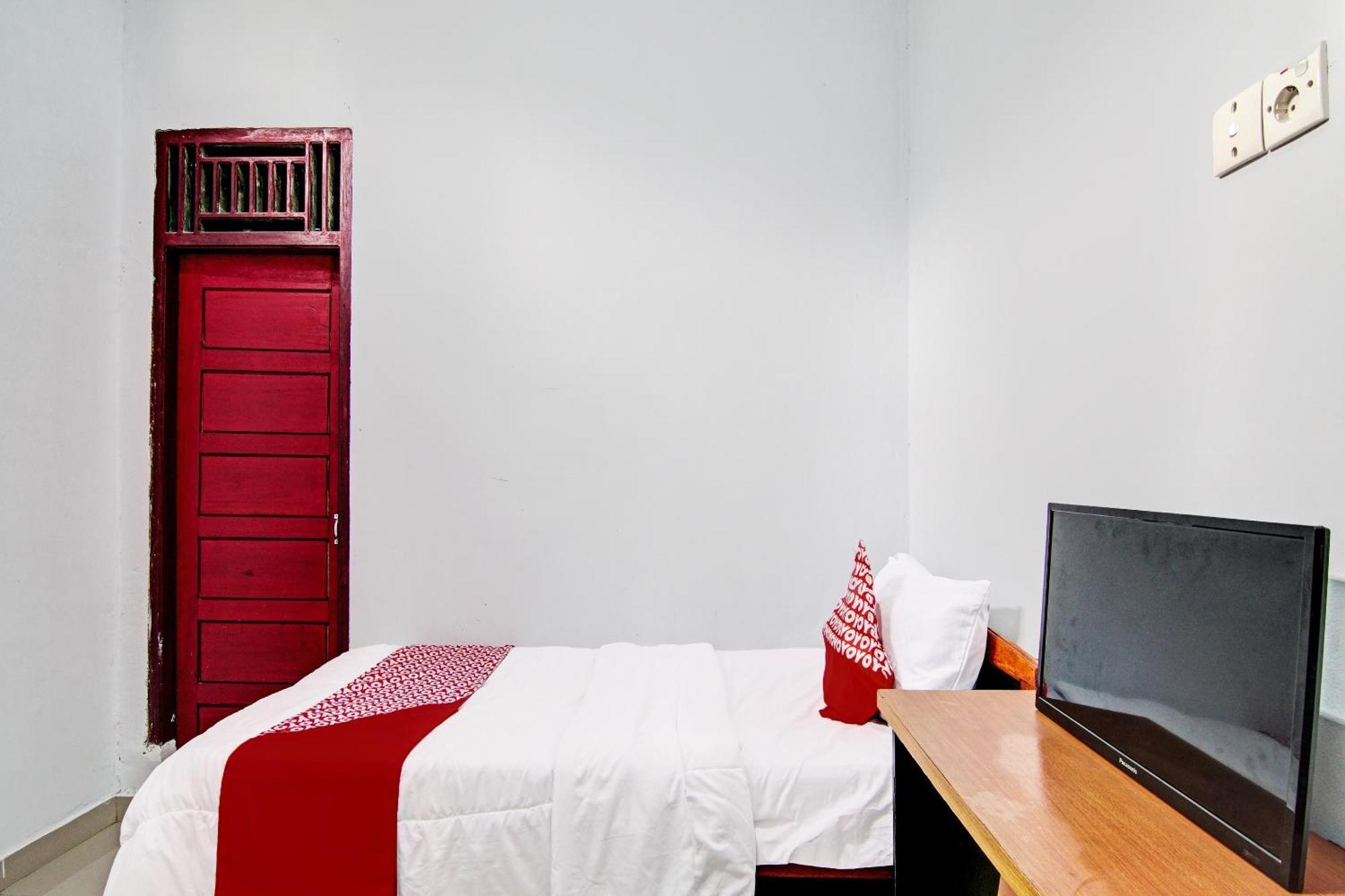 Oyo 92330 Hotel Rindu Sempadan Near Taman Wisata Rindu Sempadan プカンバル エクステリア 写真