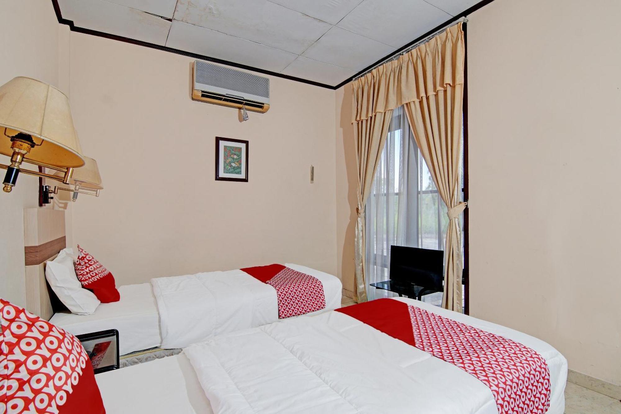 Oyo 92330 Hotel Rindu Sempadan Near Taman Wisata Rindu Sempadan プカンバル エクステリア 写真
